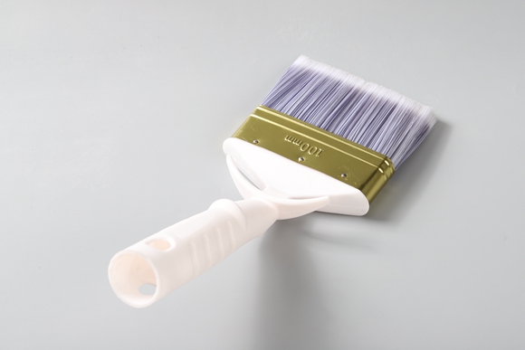 Plastic handle brush